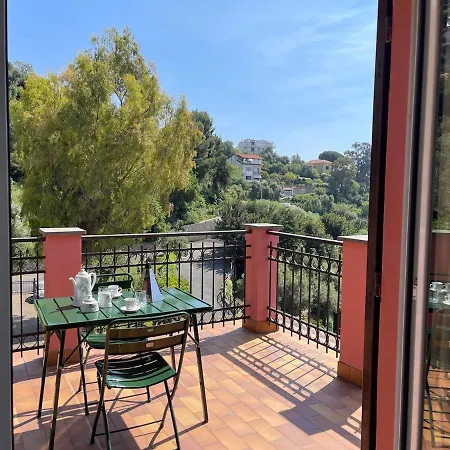 Breathtaking View, Terrace And Parking Apartament Alassio