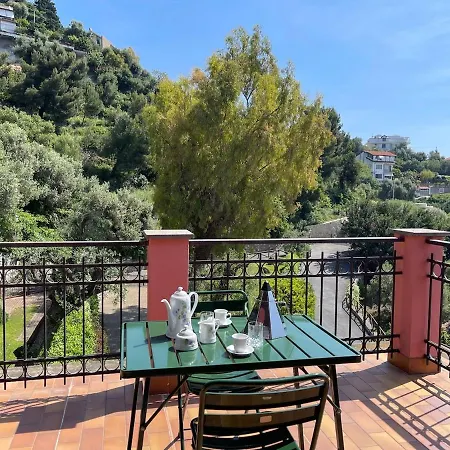 Apartament Breathtaking View, Terrace And Parking Alassio